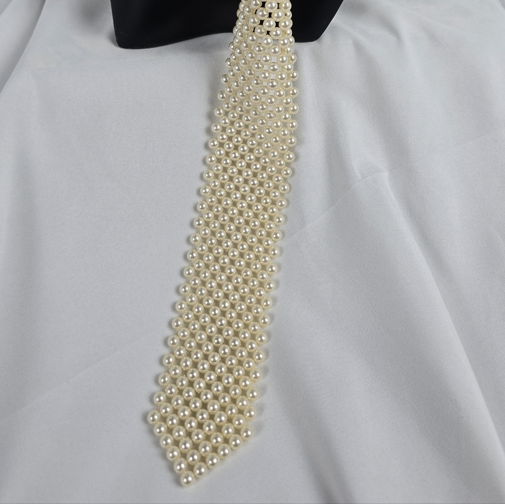 Vintage Pearl Necktie Necklace Statement Piece 15.5" Faux Pearls - Picture 2 of 4